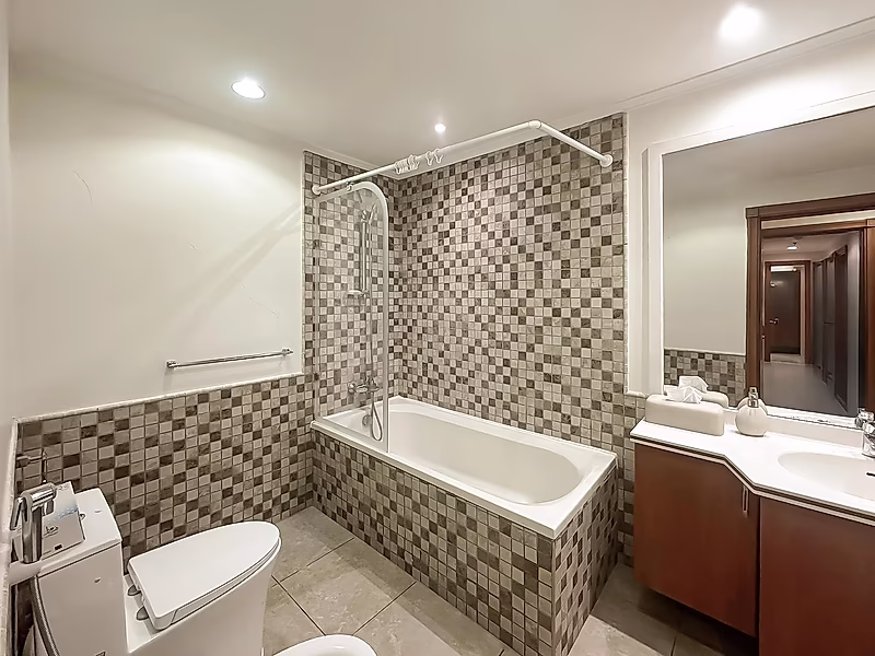 YOUR DREAM 3 + MAID APARTMENT WITH MASSIVE BALCONY & VIEW | SPACIOUS LAYOUT - Photo 6