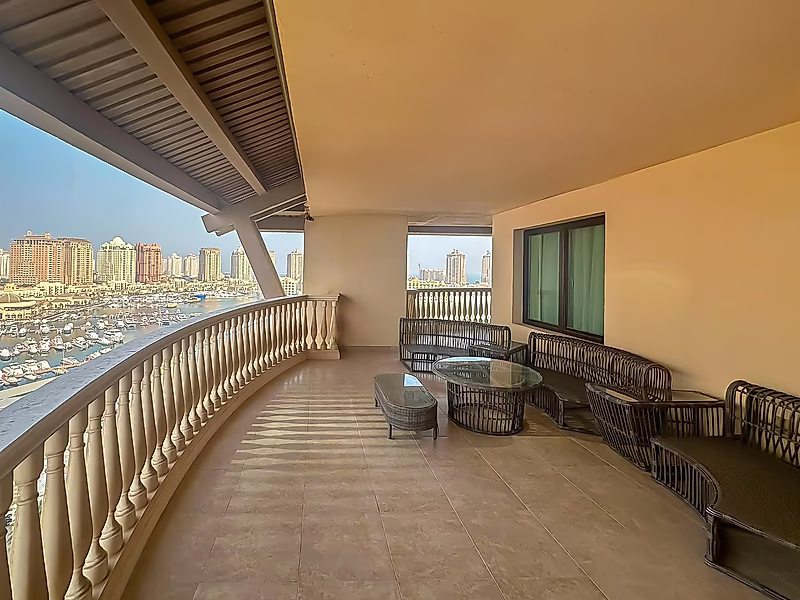 YOUR DREAM 3 + MAID APARTMENT WITH MASSIVE BALCONY & VIEW | SPACIOUS LAYOUT - Photo 7