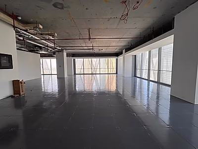 HIGH FLOOR COMMERCIAL SPACE IN LUSAIL MARINA