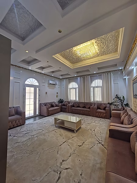 EXQUISITE 6-BEDROOM STANDALONE VILLA WITH PRIVATE POOL - FOR SALE IN AL GHARRAFA - Photo 3
