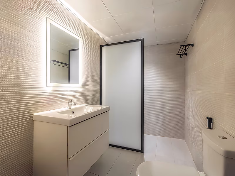 Unique 1-Bedroom Apartment with 2 Balconies | Fully Furnished & Renovated - Photo 5