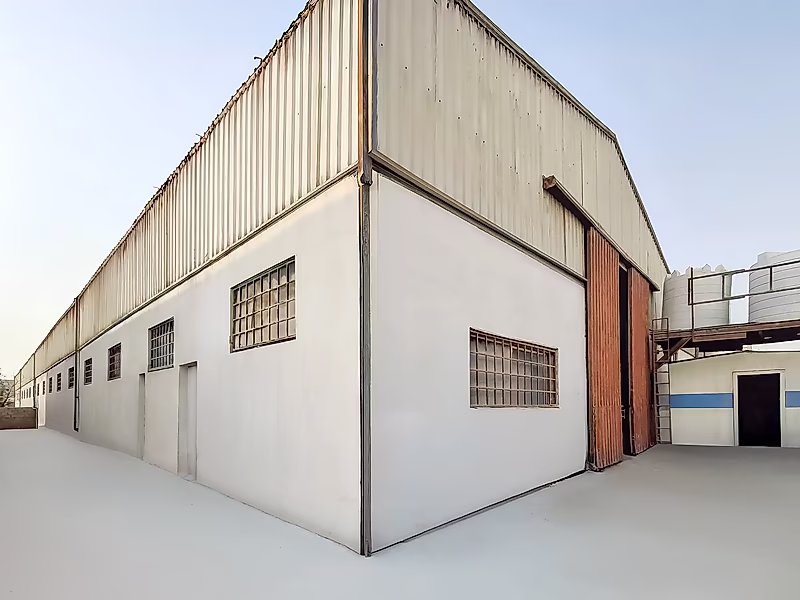 Vehicle Garage / Warehouse for Rent – Old Industrial Area – 800 sqm - Photo 1