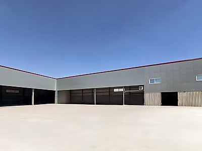 4,000 sqm Heavy Vehicle Garage for Rent in Birkat Al Awamer