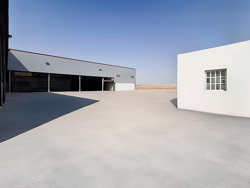 4,000 sqm Heavy Vehicle Garage for Rent in Birkat Al Awamer - Photo 2