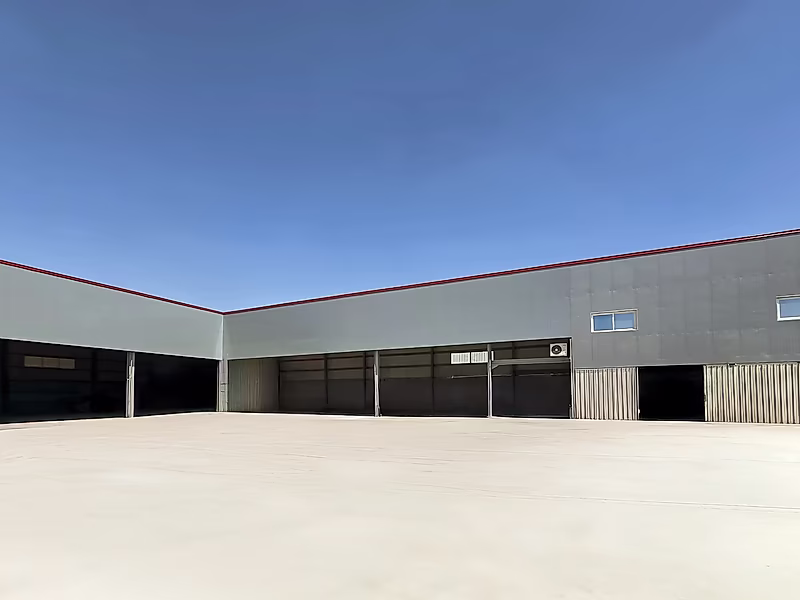 4,000 sqm Heavy Vehicle Garage for Sale in Birkat Al Awamer - Photo 2