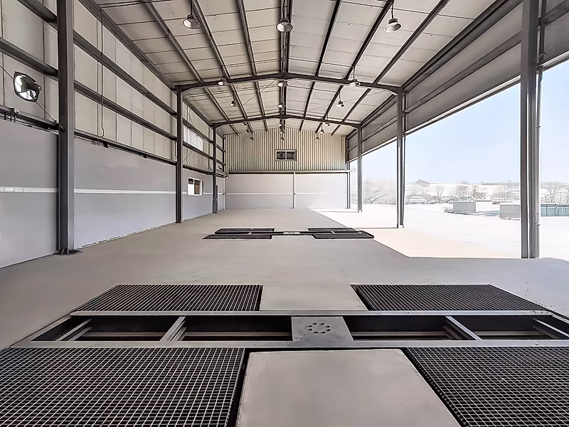 4,000 sqm Heavy Vehicle Garage for Sale in Birkat Al Awamer - Photo 5