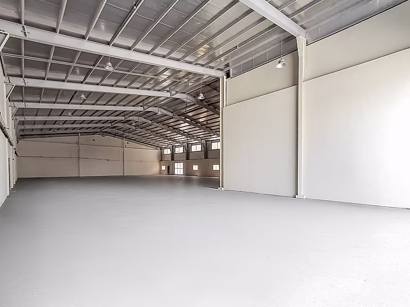 Warehouse for Sale in Birkat Al Awamer – 5,100 SQM - Photo 2