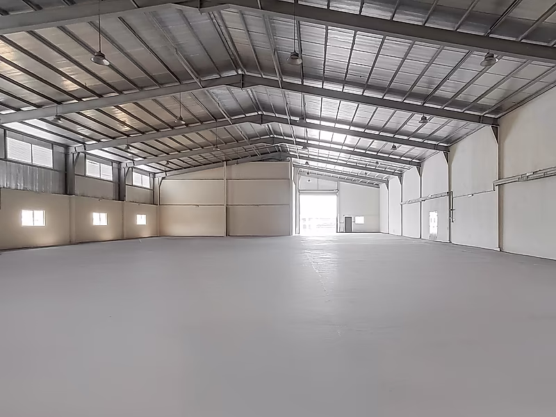 Warehouse for Sale in Birkat Al Awamer – 5,100 SQM - Photo 3