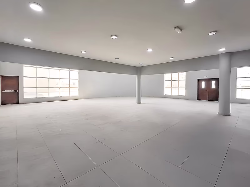 Warehouse for Sale in Birkat Al Awamer – 5,100 SQM - Photo 11