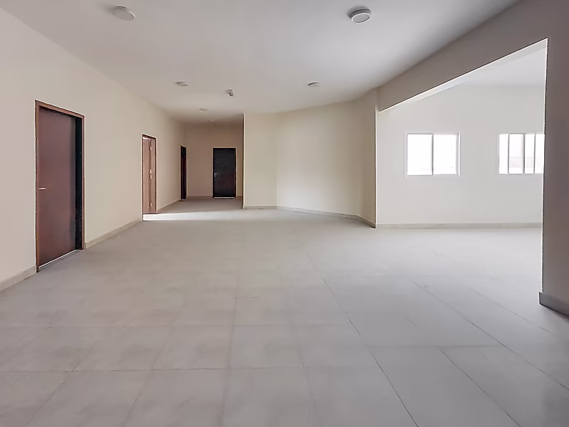 Warehouse for Sale in Birkat Al Awamer – 5,100 SQM - Photo 12