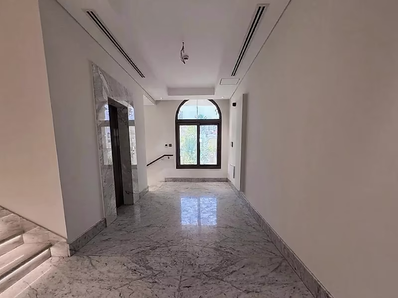 LUXURY 5BR PLUS MAID VILLA IN THE PEARL - Photo 13