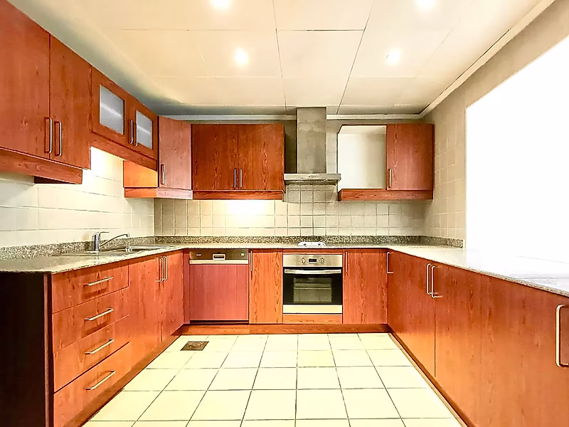 BEST VALUE SEA VIEW 2BR IN PORTO ARABIA - Photo 2