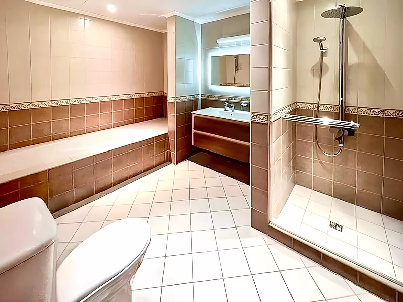 BEST VALUE SEA VIEW 2BR IN PORTO ARABIA - Photo 4