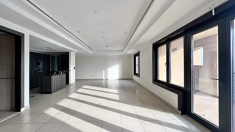 FULL SEA VIEW | 2 +MAID BEDROOM WITH SPACIOUS AND UNIQUE LAYOUT | PORTO ARABIA - Photo 3