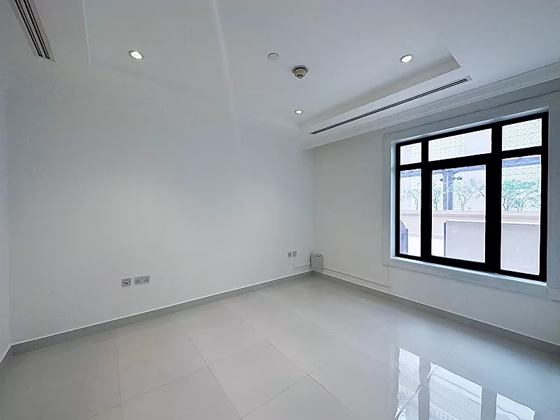 FULLY RENOVATED 4 BEDROOMS TOWNHOUSE | PORTO - Photo 2