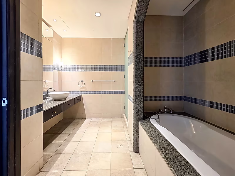 STUNNING 3BR+MAID MARINA VIEW FOR SALE - Photo 12