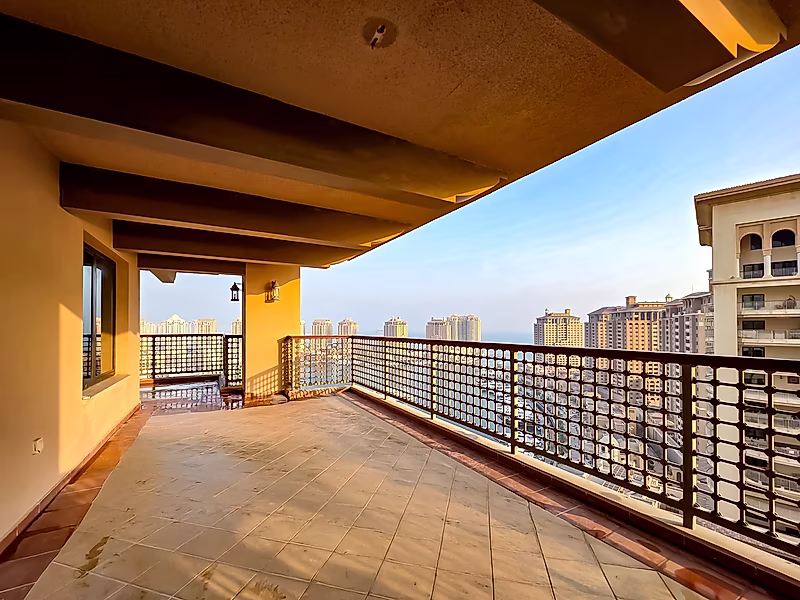 STUNNING 3BR+MAID MARINA VIEW FOR SALE - Photo 1