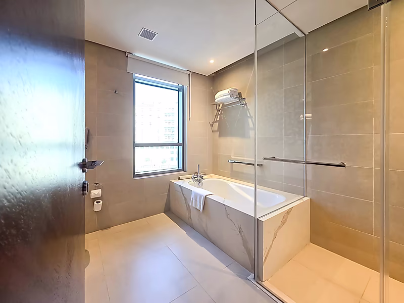 Elegant 2BR Duplex in The Pearl | Luxury Furnished | Beach Access - Photo 8