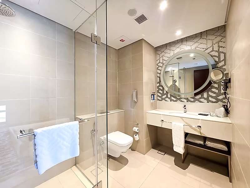 Elegant 2BR Duplex in The Pearl | Luxury Furnished | Beach Access - Photo 9