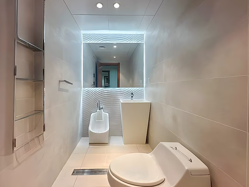 Luxurious 3-Bedroom + Maid's Room | Fully Renovated | Sea & Marina Views | One of The Pearl's Largest Layouts - Photo 10