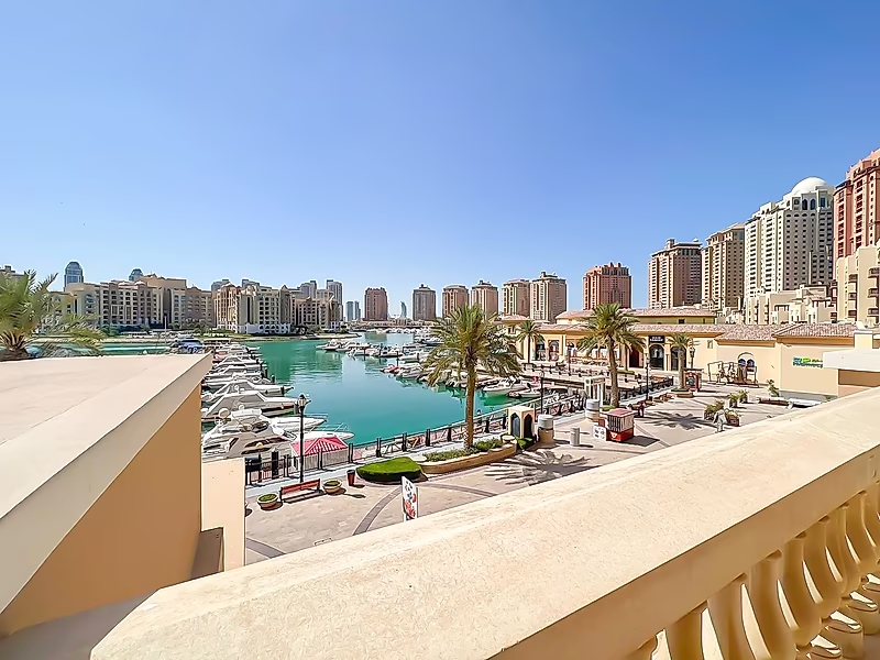Live the Marina Dream – Elegant 4-Bedroom Townhouse in The Pearl - Photo 9