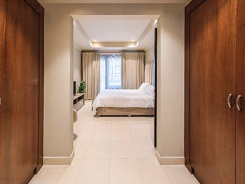 UNIQUE AND FULLY RENOVATED 1 + OFFICE | WITH MARINA VIEW - Photo 4