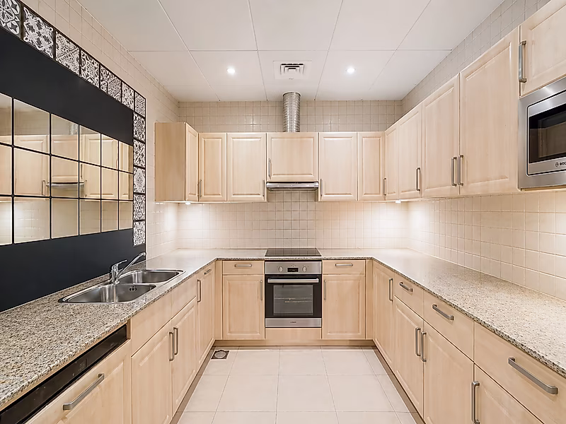UNIQUE AND FULLY RENOVATED 1 + OFFICE | WITH MARINA VIEW - Photo 6