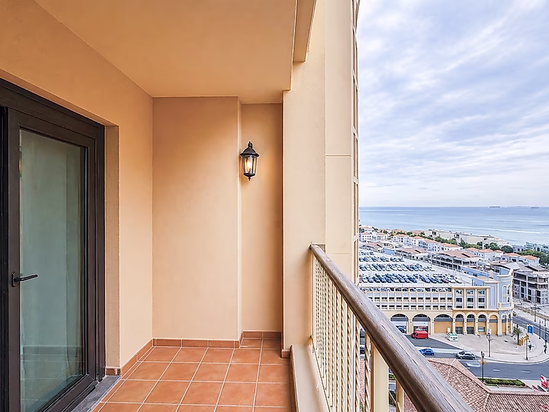 UNIQUE AND FULLY RENOVATED 1 + OFFICE | WITH MARINA VIEW - Photo 8