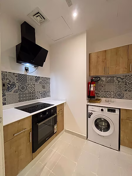 Furnished Hotel Apartment for Sale | 1-Bedroom + Living Room | 104 SQM | Bin Sheikh Towers, Al Sadd - Photo 5