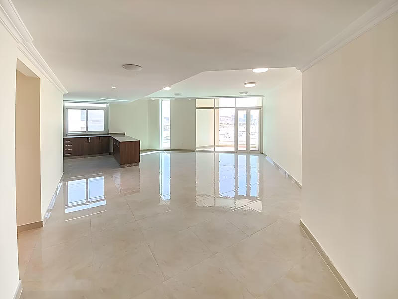 Huge 2-Bedroom Apartment | Tenanted with High ROI | Title Deed - Photo 2