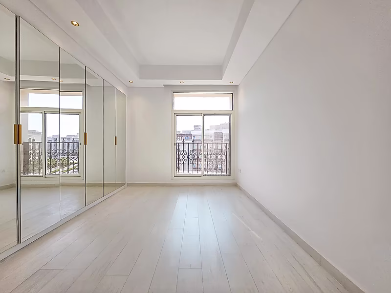 UNIQUE OPPORTUNITY! 2 UNITS MERGED | 4BR AND SPACIOUS LIVING AREA | LUSAIL - Photo 2