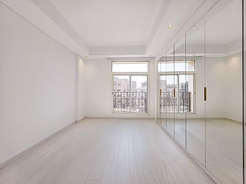 UNIQUE OPPORTUNITY! 2 UNITS MERGED | 4BR AND SPACIOUS LIVING AREA | LUSAIL - Photo 5