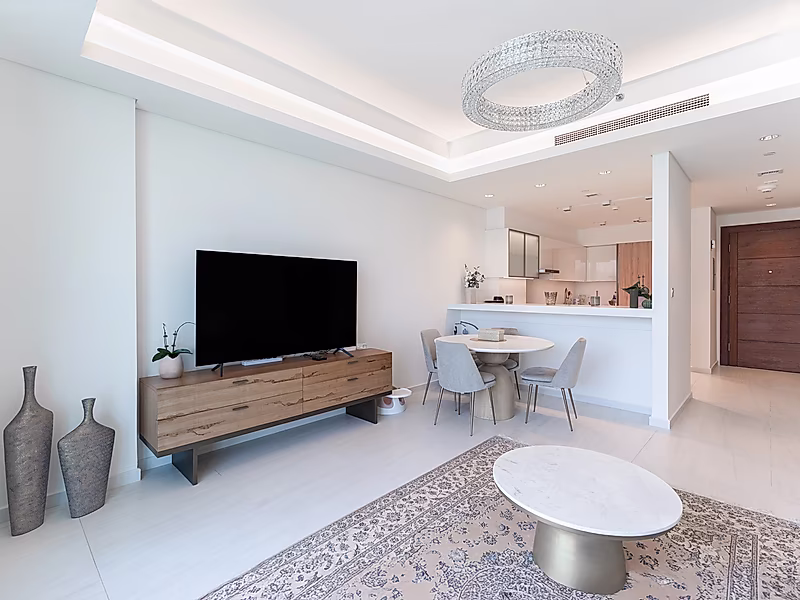 Luxury 1 BHK with Panoramic Sea Views  Prestigious Promenade Living at Gewan Island - Photo 3