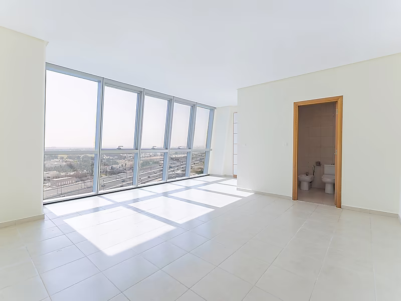 High-Floor 2BR Apartment in Zigzag Tower | Strong ROI | Prime Investment - Photo 3