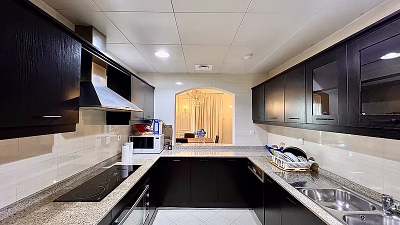 LUXURY 3BR+MAID | HUGE BALCONY | MARINA VIEW - Photo 3
