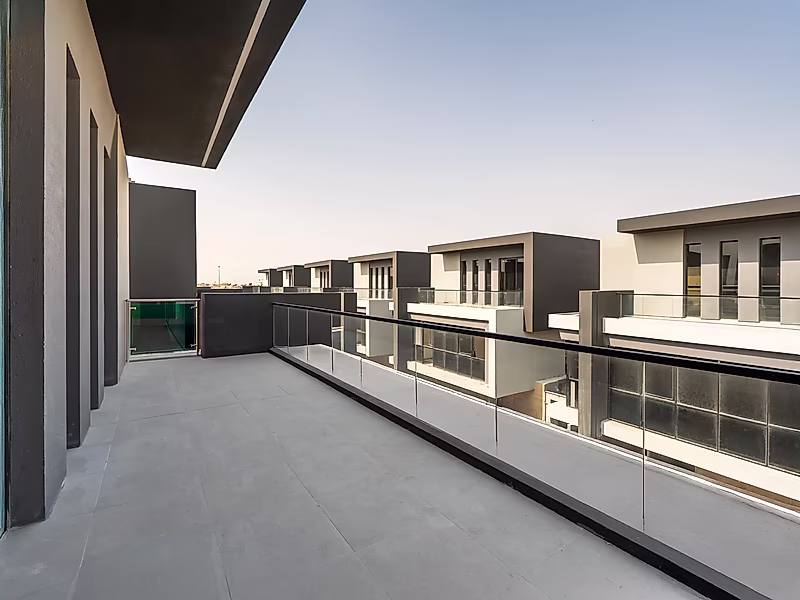 Resale : Handover Soon | Pay 60% upfront & Remaining Flexible Installments - Photo 5