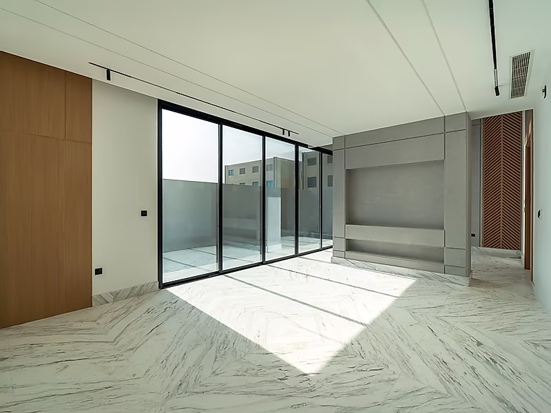 Resale : Handover Soon | Pay 60% upfront & Remaining Flexible Installments - Photo 18