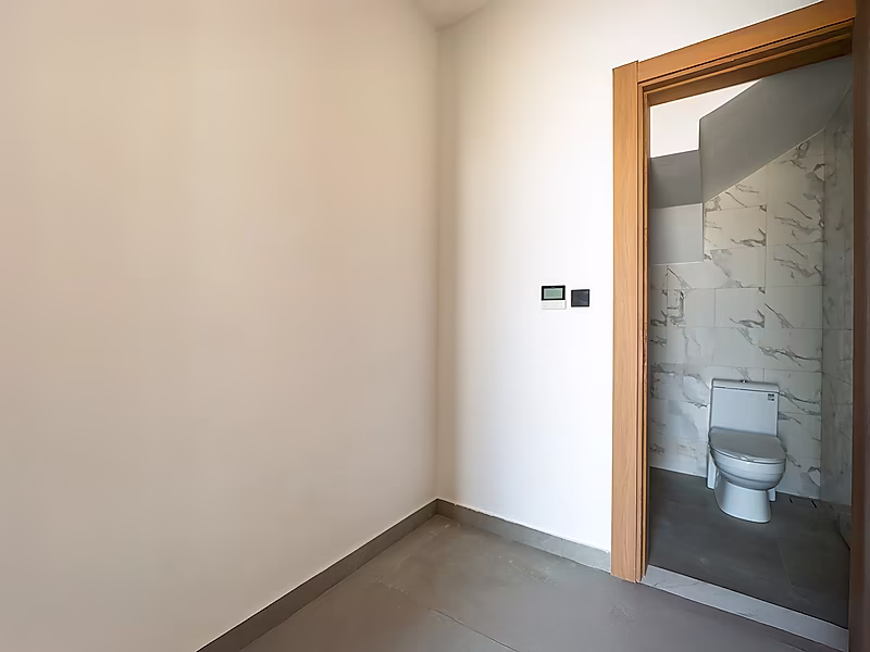 Resale : Handover Soon | Pay 60% upfront & Remaining Flexible Installments - Photo 19