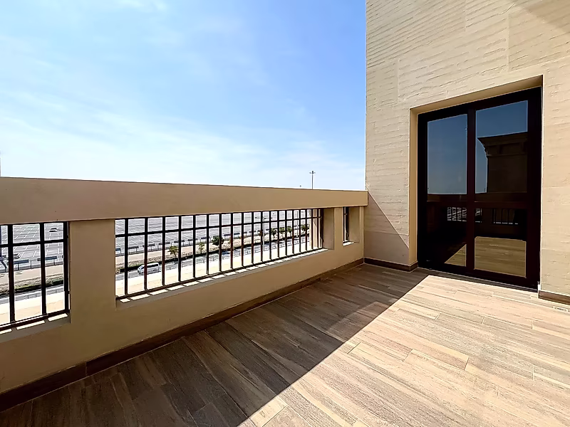 Luxury 1 Bedroom Apartment | Fully Furnished - Photo 8