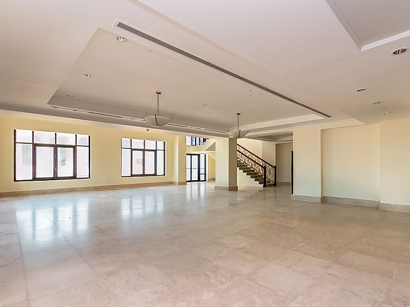 Luxury Penthouse for Sale in Porto Arabia - Photo 2