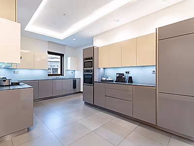 5-STAR 3BR+MAID LIVING IN MSHEIREB