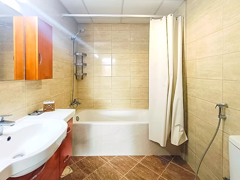Luxurious 2BR Apartment | Fox Hills - Photo 8
