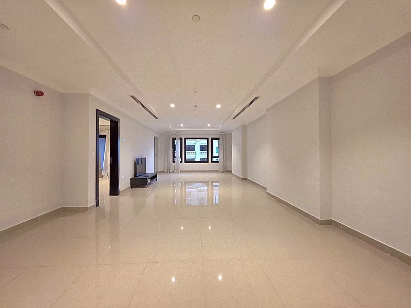 SMART INVESTMENT SPACIOUS 1 BEDROOM IN  PORTO ARABIA - Photo 6