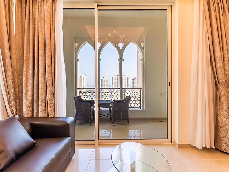 BILLS IN! 2 BEDROOM HIGH FLOOR SEA VEW | VB - Photo 5