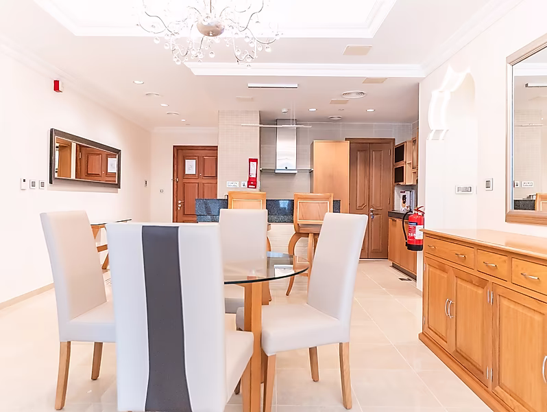 BILLS IN! 2 BEDROOM HIGH FLOOR SEA VEW | VB - Photo 6