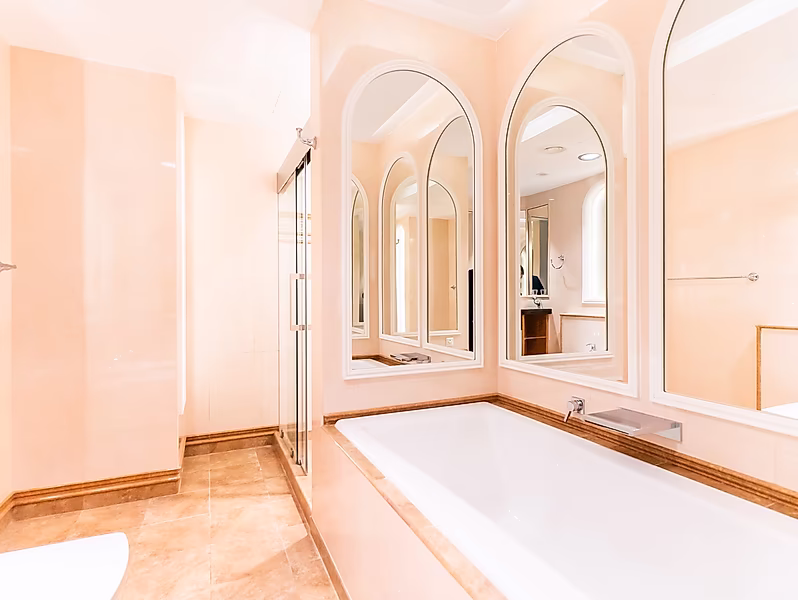 BILLS IN! 2 BEDROOM HIGH FLOOR SEA VEW | VB - Photo 14