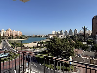 شقة واسعة بغرفة نوم واحدة – مفروشة بالكامل مع إطلالة خلابة على البحر