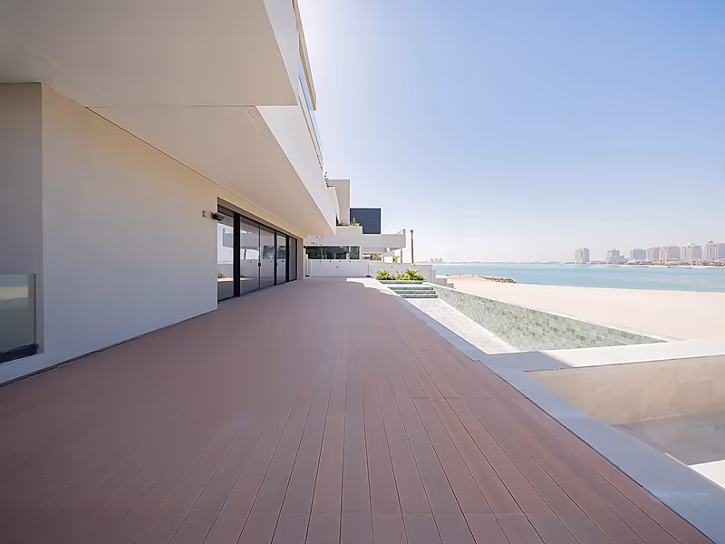 Iconic Ultra-Luxury Beachfront Villa of Unmatched Prestige - Photo 8