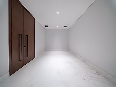 فيلا شاطئية خاصة فاخرة – تحفة سكنية على البحر تجمع بين الفخامة والرقي الساحلي