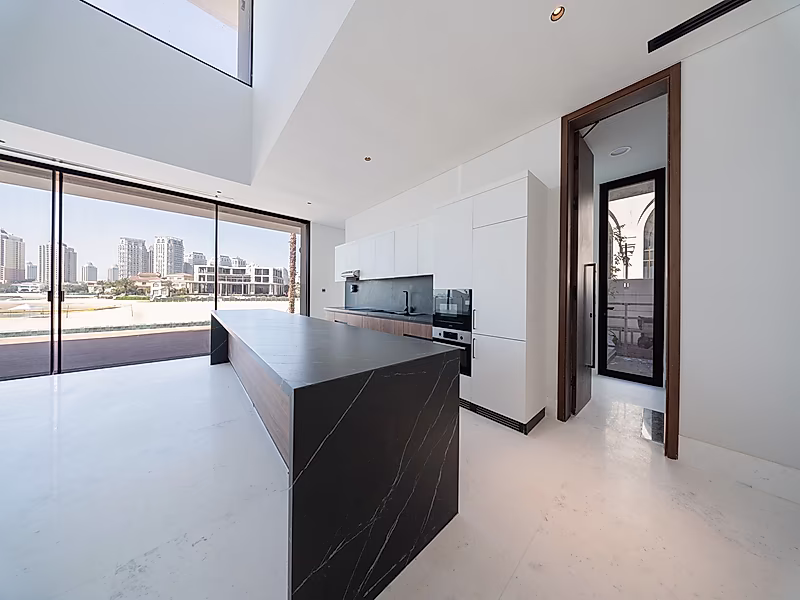 Iconic Ultra-Luxury Beachfront Villa of Unmatched Prestige - Photo 20